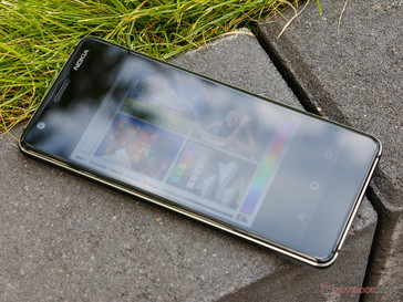 Nokia 3.1 a la sombra