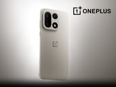 El OnePlus 15 en su opción de color de lanzamiento Sand Storm. (Fuente de la imagen: OnePlus)