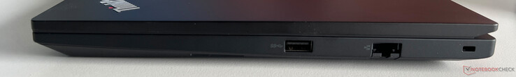 Derecha: USB-A 3.2 Gen.1 (5 GBit/s), Gigabit Ethernet, ranura de seguridad Kensington Nano