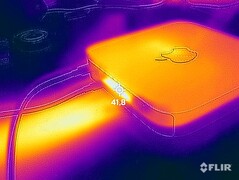 Temperaturas superficiales en la prueba de esfuerzo después de 1 hora: máximo ~42 °C en el orificio de ventilación