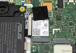 Tarjeta Intel Wi-Fi AX201 extraíble en el Asus VivoBook Flip 14 TP470EZ.