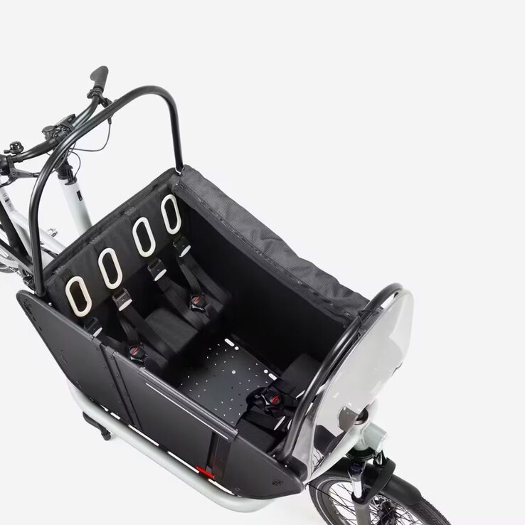 La bicicleta eléctrica de carga familiar Btwin F900E de Decathlon en blanco polar. (Fuente de la imagen: Decathlon)