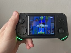 La Abxylute E1 se adapta muy bien a la mano. (Fuente de la imagen: propia)