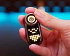 LoopDot combina una linterna con una pantalla de matriz de puntos. (Fuente de la imagen: LoopGear)