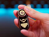 LoopDot combina una linterna con una pantalla de matriz de puntos. (Fuente de la imagen: LoopGear)