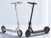El Mijia Electric Scooter 3 Youth Edition pesa unas 29 libras (13 kg). (Fuente de la imagen: Xiaomi)