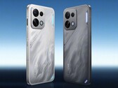 El Oppo K15 está disponible en los colores «Speed White» y «Gale Grey».