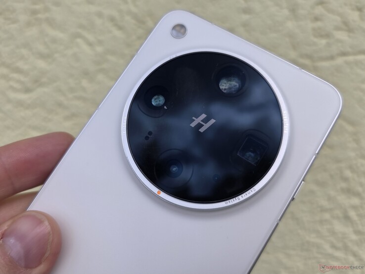 Análisis del smartphone Oppo Find X8 Ultra (fuente de la imagen: Marcus Herbrich)