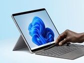 Parece que una verdadera Surface Pro X de nueva generación podría estar en desarrollo, Surface Pro 8 fotografiada. (Fuente de la imagen: Microsoft)