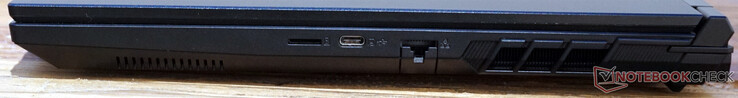 Derecha: microSD, USB-C (10 Gb/s, DP), Gigabit LAN