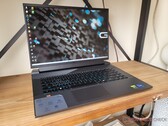La temperatura media de la CPU es de 96 C cuando se juega con el Dell G16