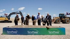 Bill Gates en la ceremonia de colocación de la primera piedra del reactor Natrium refrigerado por sodio de TerraPower en Kemmerer, Wyoming. (Fuente: blog de Bill Gates)