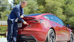 El nuevo Model 3 Performance puede optar a la desgravación fiscal (imagen: Top Gear/YT)