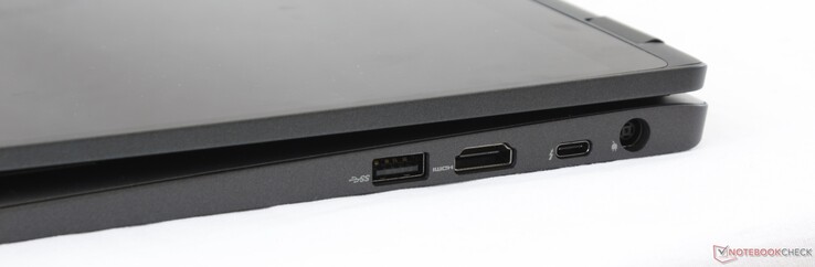 Izquierda: USB 3.1 Gen 1 Tipo A, HDMI 1.4, Thunderbolt 3 (opcional), adaptador de CA