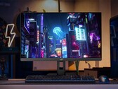 Configuración de escritorio con el monitor Asus ROG Strix XG27UCG Gen2