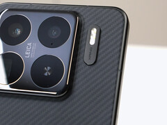 Parece que el Xring O1 del Xiaomi 15S Pro está a la par con el Snapdragon 8 Elite del Xiaomi 15 Pro en AnTuTu. En la imagen: el nuevo teléfono. (Fuente de la imagen: Lu Weibing)