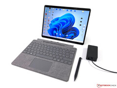 La Surface Pro 9 5G podría contar con un chasis rediseñado respecto a la Surface Pro 8 del año pasado. (Fuente de la imagen: NotebookCheck)