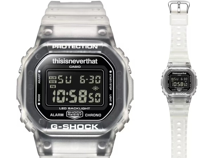 Vista frontal del Casio G-Shock DW-5600TNT-7, en la que se aprecia su pantalla LCD invertida y su bisel translúcido.