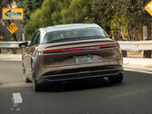 El Lucid Air gana a Tesla otro prestigioso premio al coche eléctrico del año 2022 por su autonomía récord y su interior de diseño