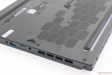 Las rejillas de ventilación hexagonales son similares a las de los portátiles Dell Alienware