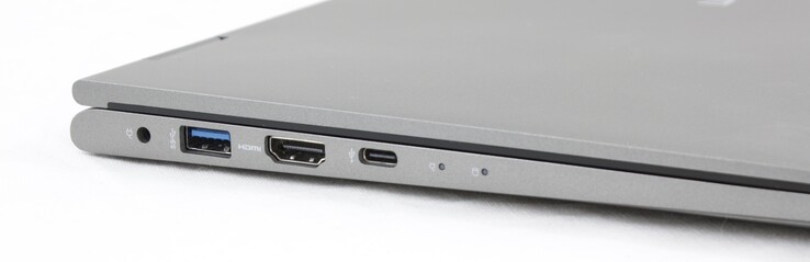 Izquierda: adaptador de CA, USB 3.0 Tipo-A, HDMI, USB 3.0 Tipo-C + Thunderbolt 3