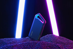 Lexar lanza el SSD SL660 Blaze USB-C con LEDs RGB por 120 dólares porque el 