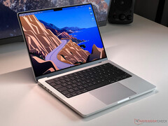 Applese dice que la actual generación de MacBook Pro está durando unos meses más de lo que se esperaba, imagen del M4 MacBook Pro 14. (Fuente de la imagen: Notebookcheck)