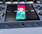 El RGB30 combina una pantalla de 4 pulgadas con un chipset Rockchip RK3566. (Fuente de la imagen: Powkiddy)