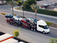 Las estaciones de carga del Semi pueden ser utilizadas por otros vehículos Tesla. (Fuente de la imagen: Tesla)