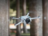 Al Mini 3 Pro podría unirse pronto un dron más barato que también se vendería bajo la serie Mini 3. (Fuente de la imagen: DJI)