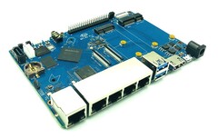 El Banana Pi BPI-R2 Pro tiene cinco puertos RJ45 con soporte opcional para 4G/5G. (Fuente de la imagen: BPI)