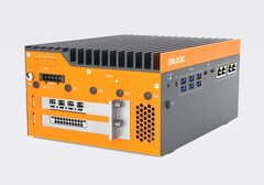 Muchos puertos y espacio para una GPU profesional de sobremesa SFF. (Fuente de la imagen: Onlogic)