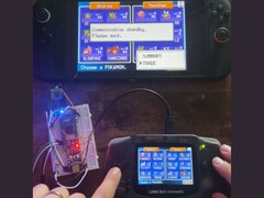 Un microcontrolador que conecta una GBA a una Nintendo Switch 2, lo que permite transferir Pokémon entre ambas consolas