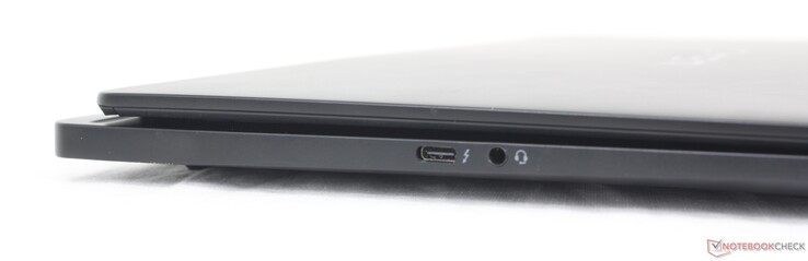 Izquierda: USB-C (40 Gbps) con Thunderbolt 4 + Power Delivery + DisplayPort 1.4, auriculares de 3,5 mm