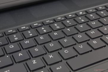 Las teclas CherryMX opcionales de perfil bajo son muy satisfactorias para teclear