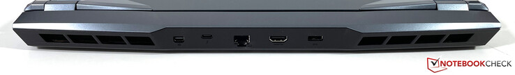 Parte trasera: Mini DisplayPort, USB-C (4.0 con Thunderbolt 4), Ethernet (2,5 Gb/s), HDMI 2.1, fuente de alimentación