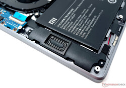 El Mi NoteBook Pro cuenta con 2 altavoces estéreo de 2 W El Mi NoteBook Pro cuenta con 2 altavoces estéreo de 2 W