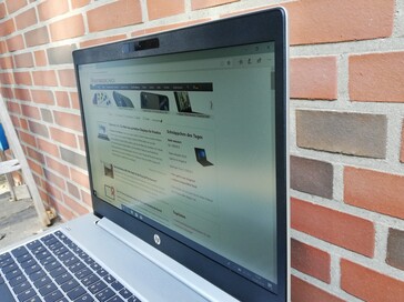 Mirando el HP ProBook 455R G6 de lado
