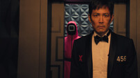 "Seong Gi-hun vuelve a los juegos en la tercera temporada de Squid Game, pero esta vez, la supervivencia pasa a un segundo plano ante algo mucho más humano" (Fuente de la imagen: Netflix)