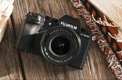 La Fujifilm X-S20 es una actualización de la gama media de cámaras APS-C con montura X de Fujifilm. (Fuente de la imagen: Fujifilm)