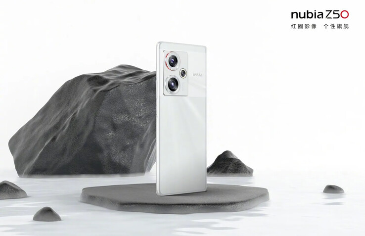 El Nubia Z50 está acabado en cristal blanco o negro, así como en cuero vegano verde. (Fuente: Nubia)