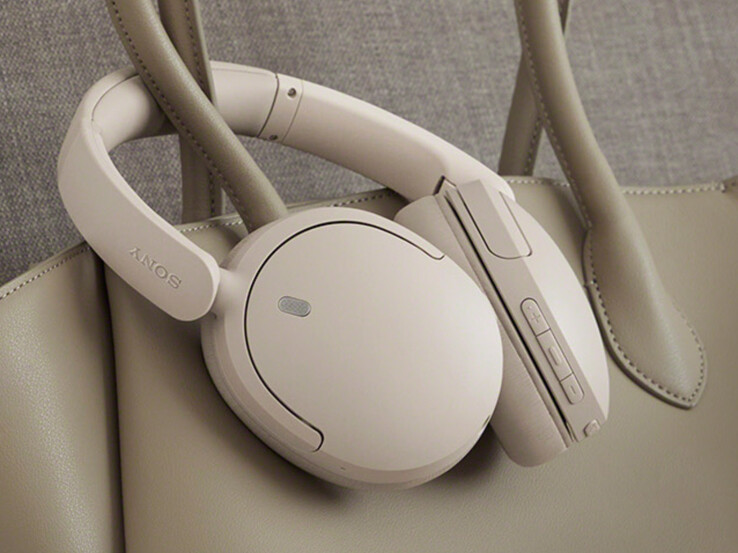 Los Sony WH-CH730N en color Oat.