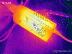 El adaptador de CA apenas se calienta tras un uso prolongado