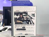 Asus exhibió la pantalla de papel electrónico MP13UC y el stand ATS01D en Computex 2026.