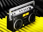 We Are Rewind trae de vuelta el clásico boombox, completo con reproductor de casetes. (Fuente de la imagen: We Are Rewind)