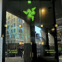 La tienda cierra la misma semana del lanzamiento de la 2025 Blade 16 (Fuente de la imagen: Razer)