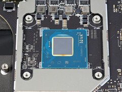 Módulo Intel Arc A370M acoplado a la placa base del portátil (Fuente de la imagen: Forbes)