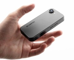 La Bluefox NX1, extremadamente compacta, tiene una pantalla de sólo 4 pulgadas en diagonal. (Fuente de la imagen: Bluefox)