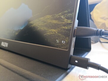 El cable USB-C a USB-A incluido puede utilizarse para la alimentación si tiene un puerto USB-A