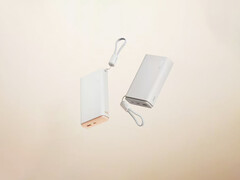 Los dos nuevos cargadores portátiles tienen capacidades nominales de 15 000 mAh y 20 000 mAh. En la imagen: los dos nuevos modelos.